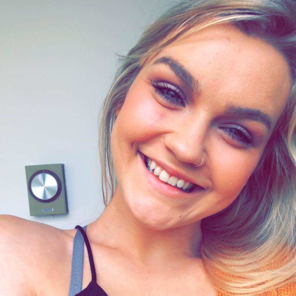 Meet your Posher, Chrissy